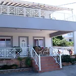 乔治海滩一室公寓酒店 *