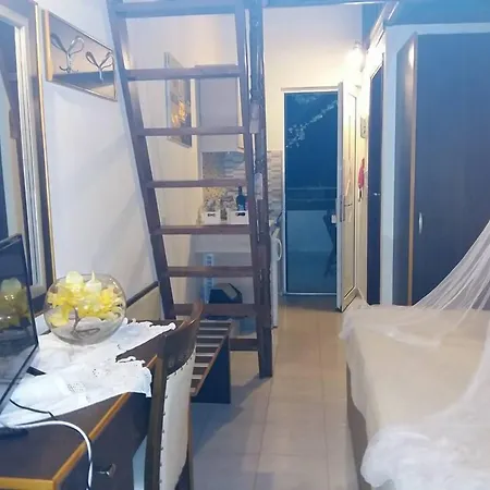 乔治海滩一室公寓酒店 * Pefki