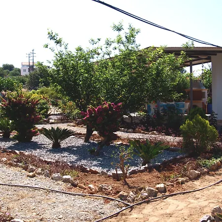 乔治海滩一室公寓酒店 Pefki