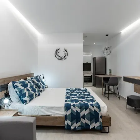 George Apartment Pefki