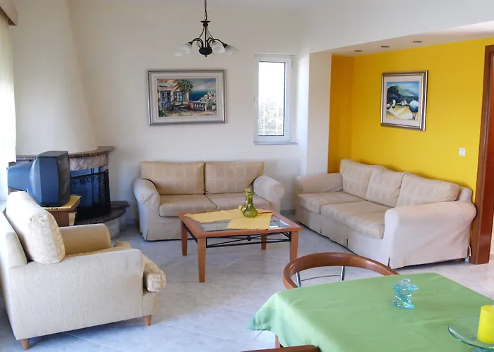 George * Pefki (Rhodes)