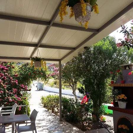 George Apartament Pefki